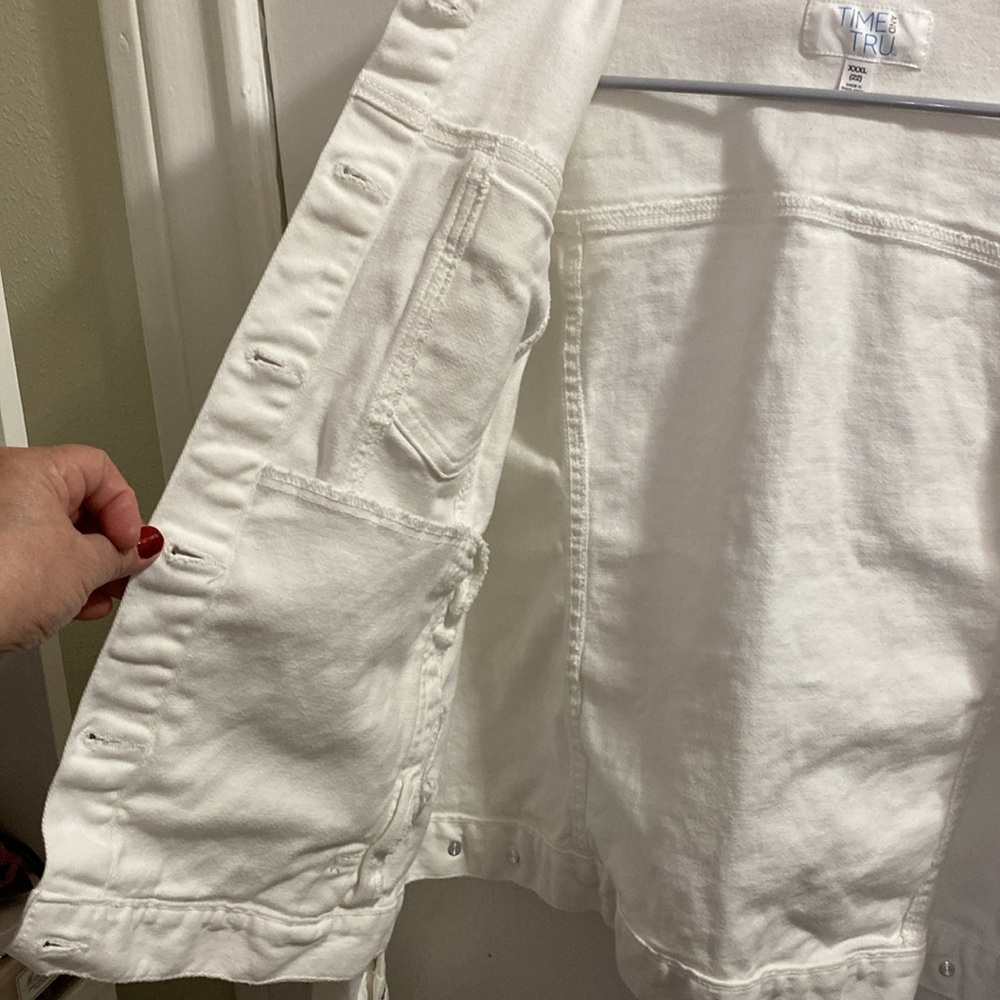 Women's White Denim Jacket - Picture 8 of 13
